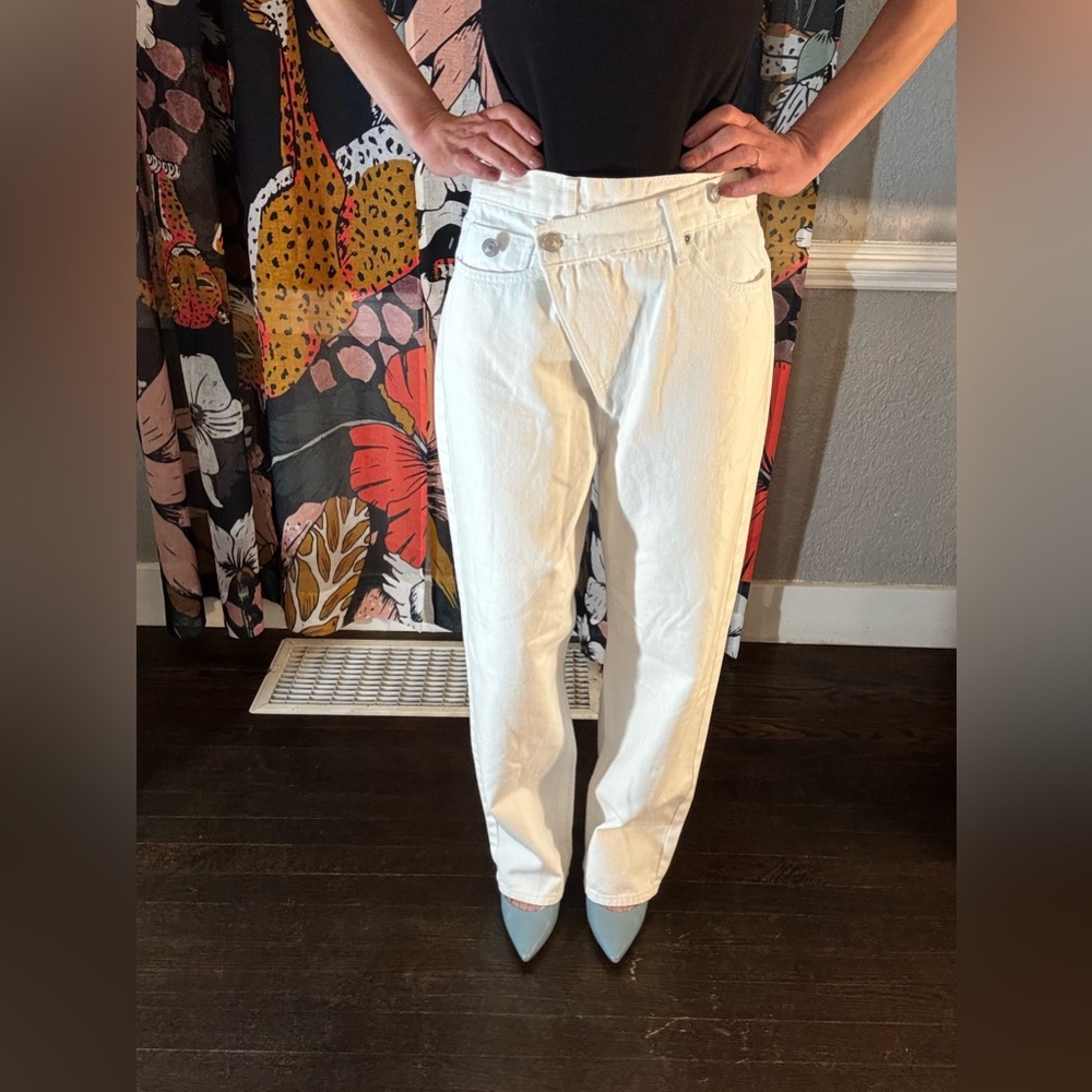 Grey Lab NWT size 27 asymmetrical wrap White Jeans